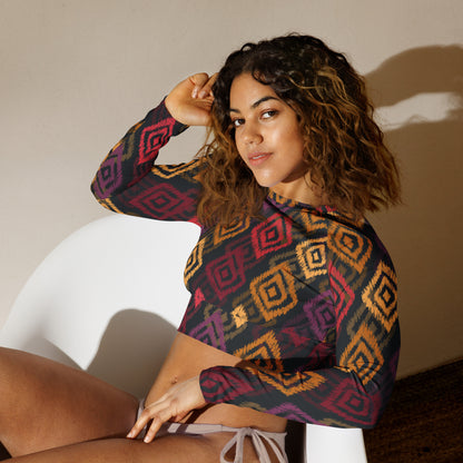 Geometric long-sleeve crop top with multicolor diamond print and round neckline