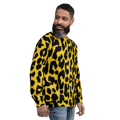 Leopard print sweatshirt worn by a man, yellow with dark spots, long sleeves and crew neck