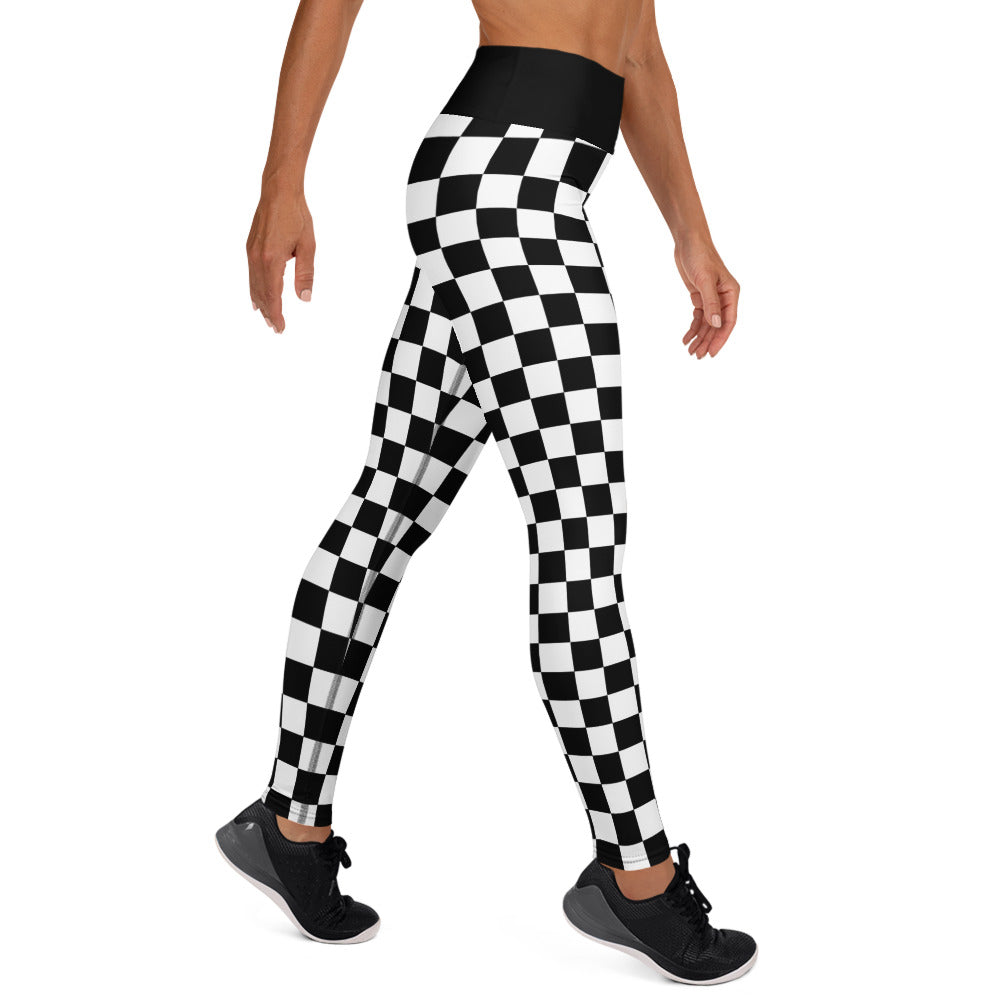 Black-and-white checkered high-waist yoga leggings, full-length snug fit