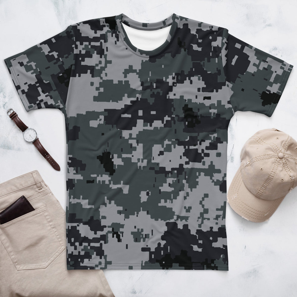 Men's digital camouflage T-shirt with short sleeves and crew neck, dark gray pattern
