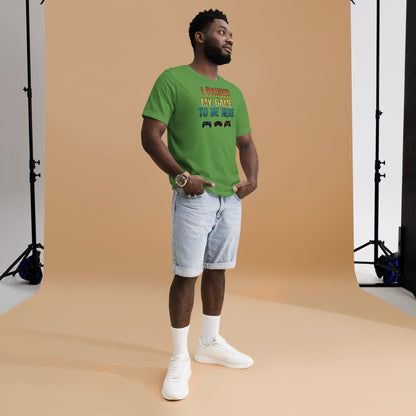 Green graphic T-shirt: "I PAUSED MY GAME TO BE HERE" with controller icons