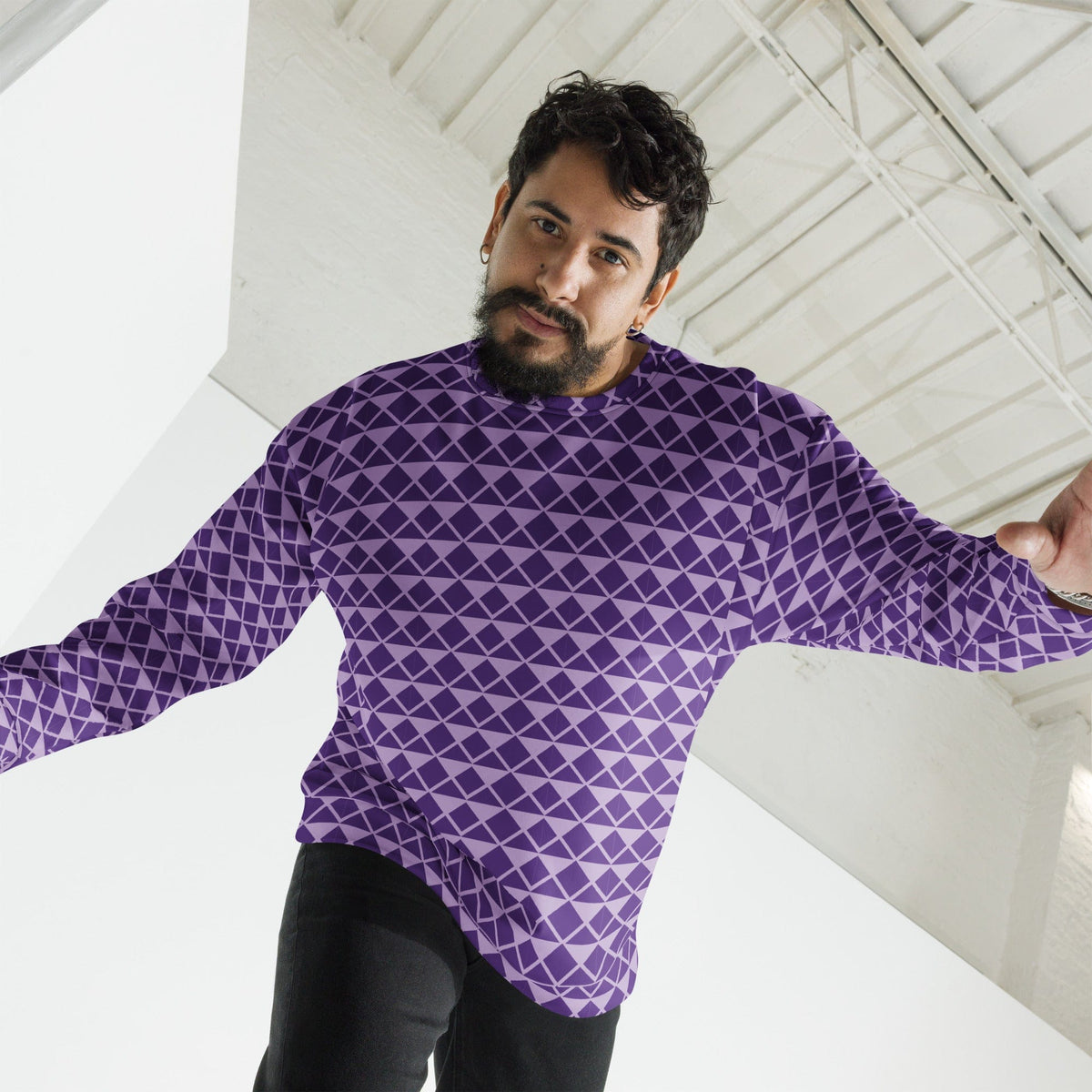 Purple unisex sweatshirt with geometric diamond pattern, crew neck and long sleeves