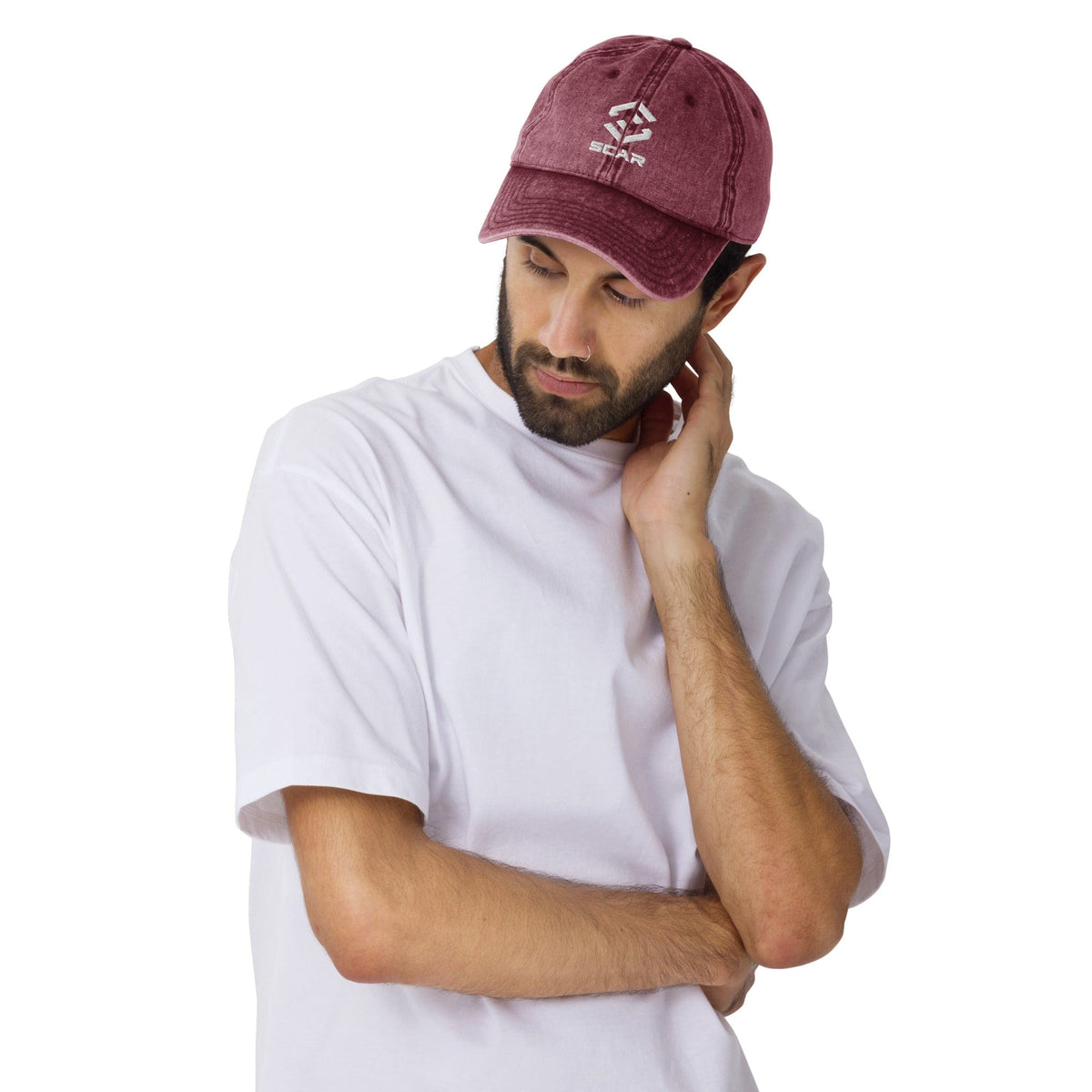 Vintage cotton twill cap in maroon, embroidered logo at front