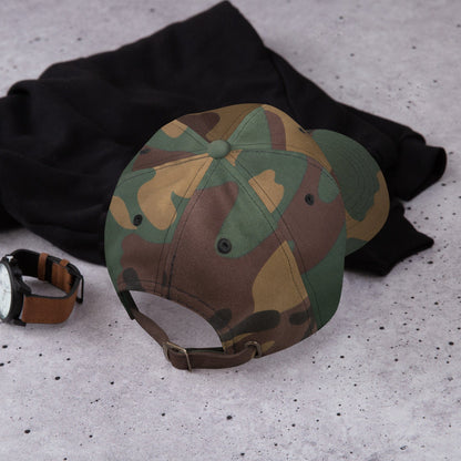 Embroidered baseball cap in camo green-brown with curved brim and adjustable strap