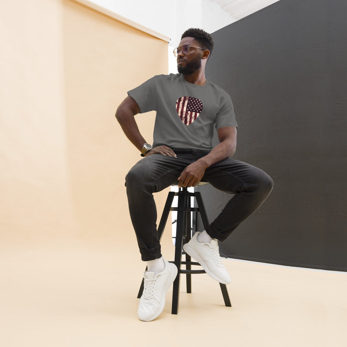 Charcoal T-shirt with vintage American flag heart graphic